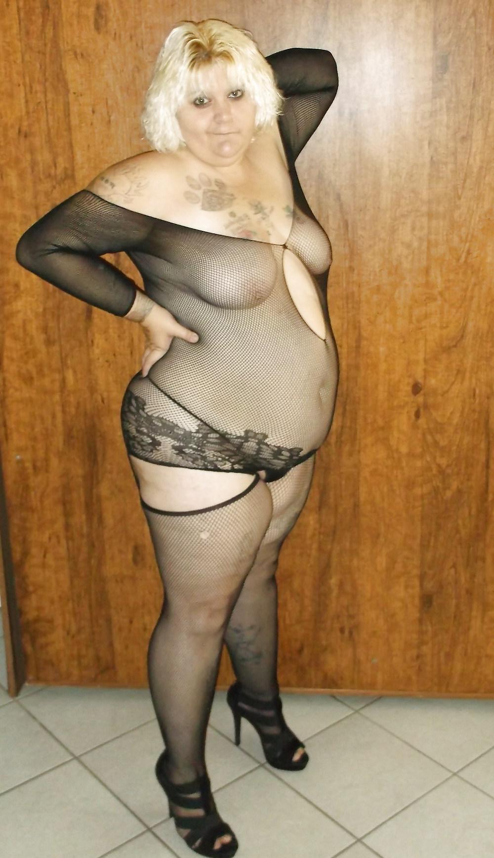 25P Fishnet  photo shoot