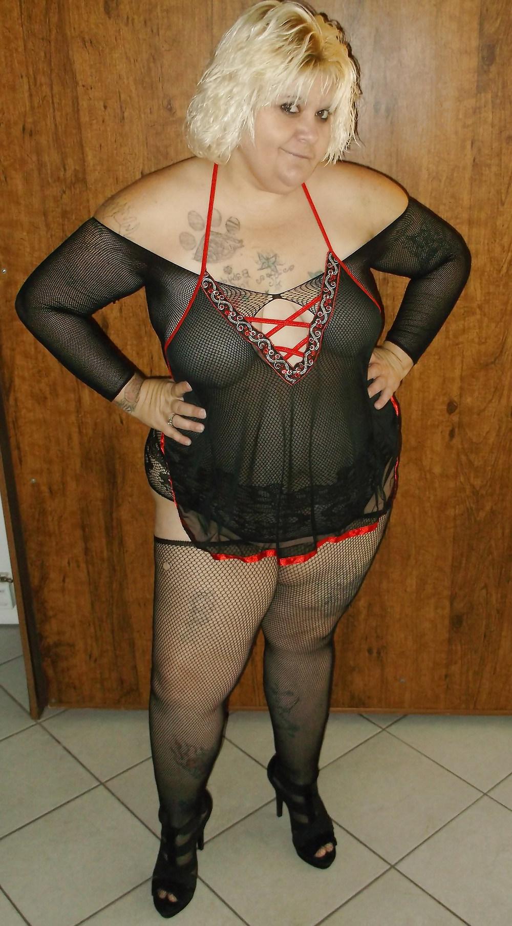 25P Fishnet  photo shoot
