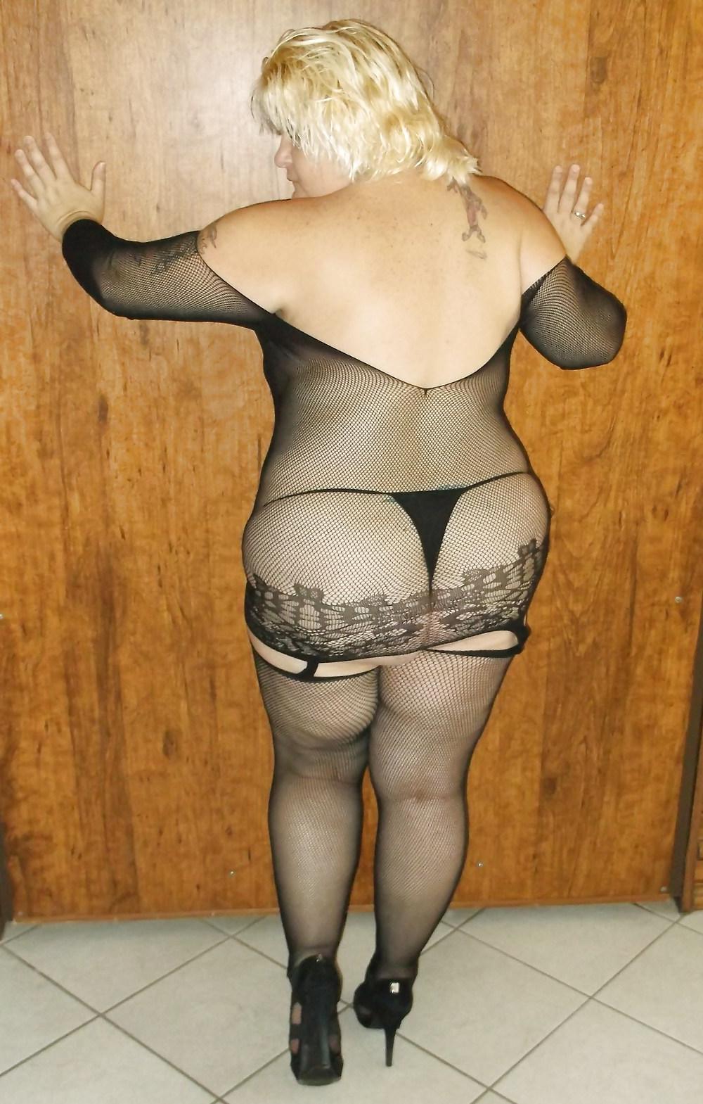 25P Fishnet  photo shoot