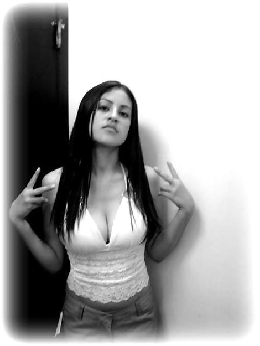 25P Incredible Latina Amateur
