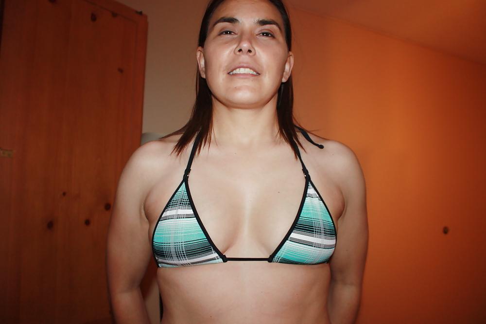 25P Latina Wife Alone