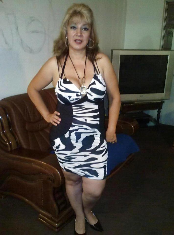 17P Mature thick latina