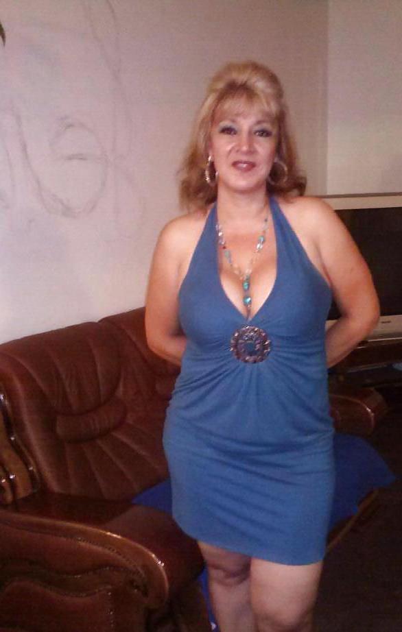 17P Mature thick latina