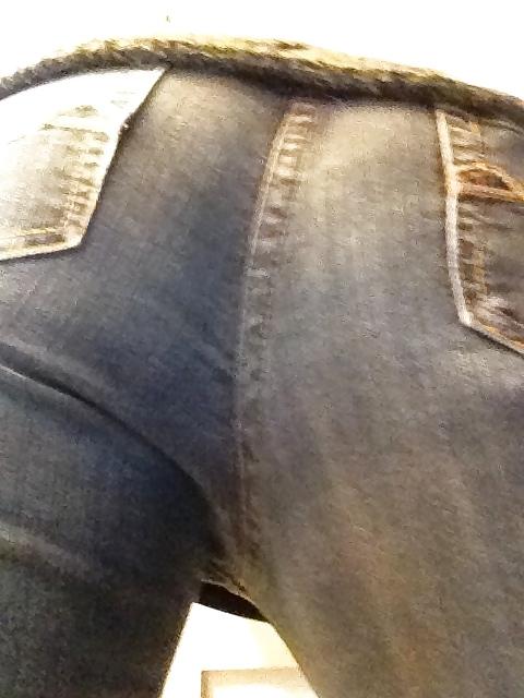 10P My wife in tight pants