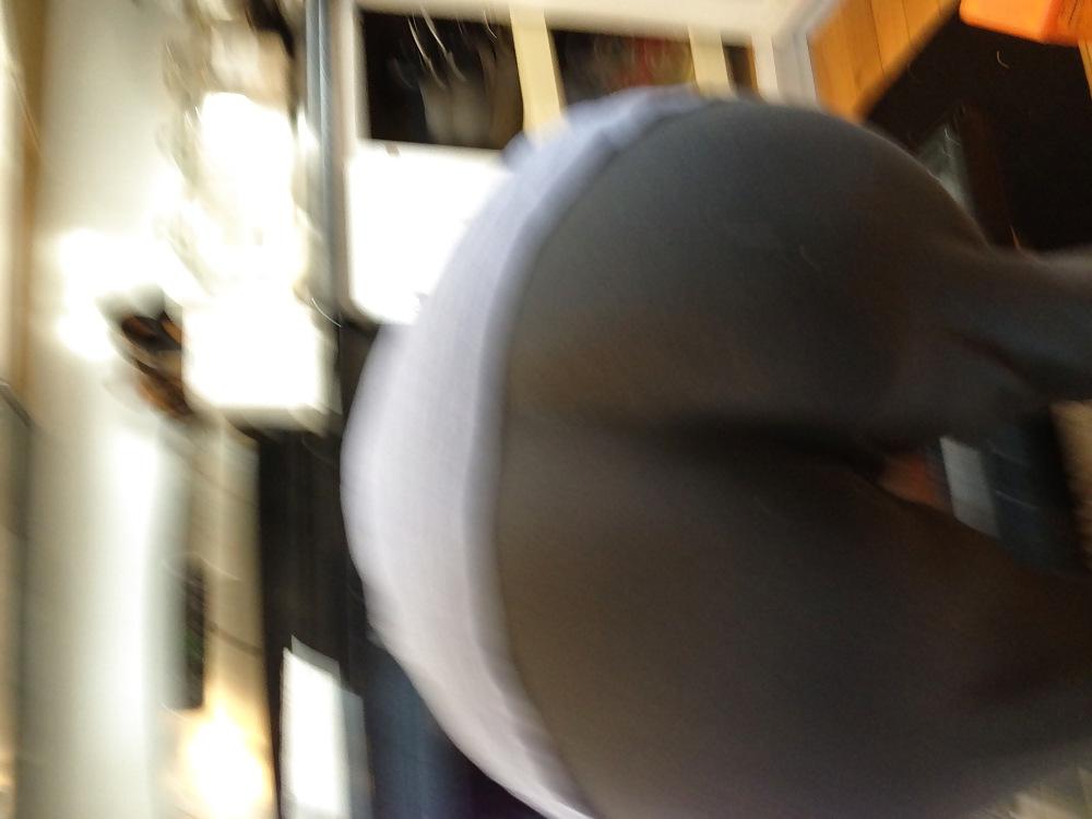 10P My wife in tight pants