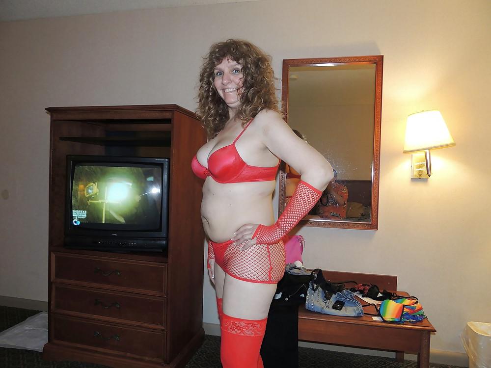 25P Wife in red
