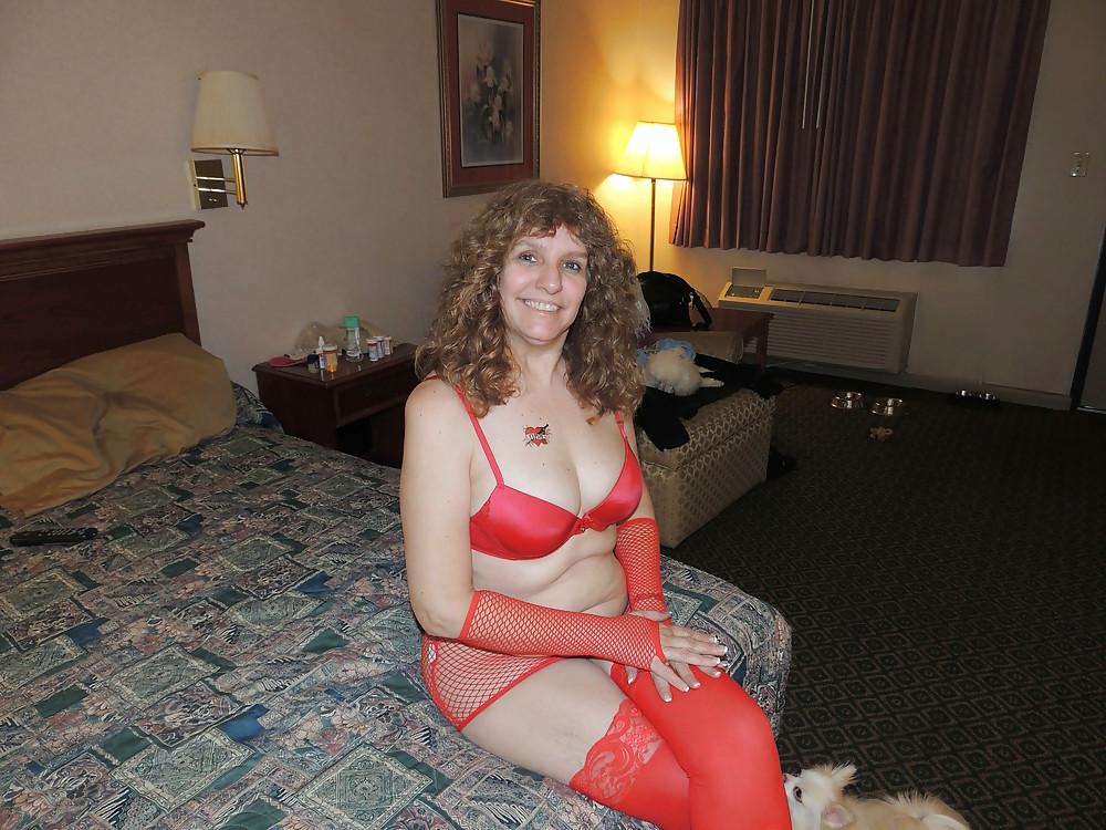 25P Wife in red