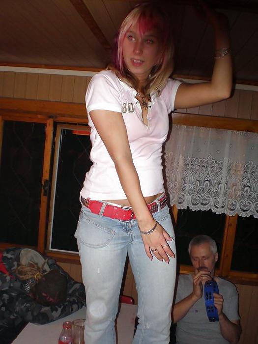 9P Topless in a club