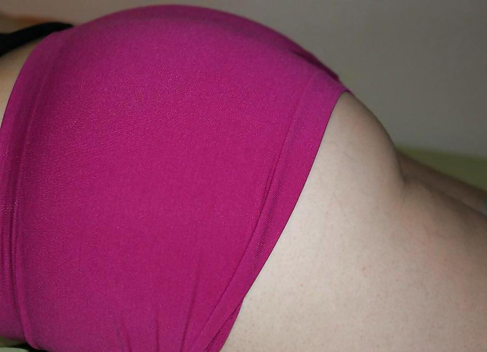 22P HQ Satin Ass Pictures