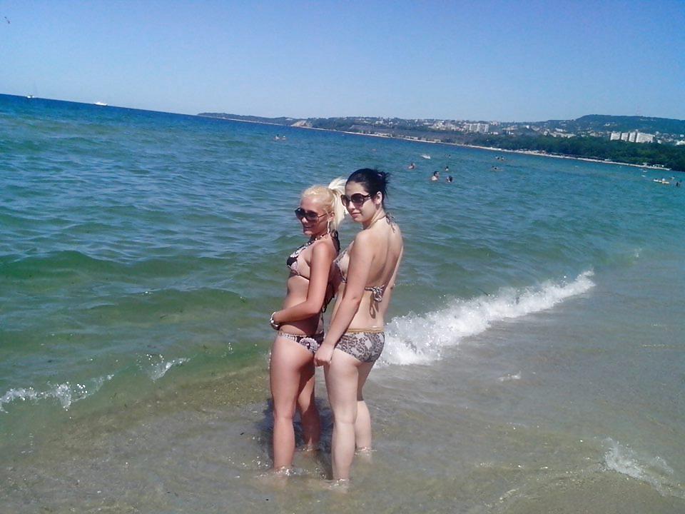 25P Bulgarian amateur girls ass pt.4