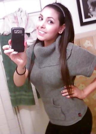 14P Sexy latina