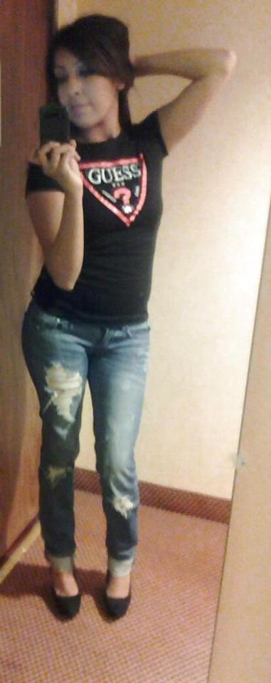 14P Sexy latina