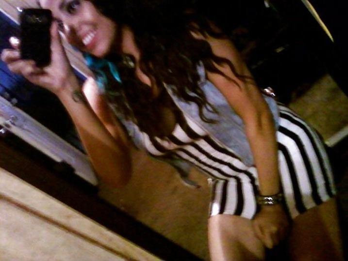 14P Sexy latina