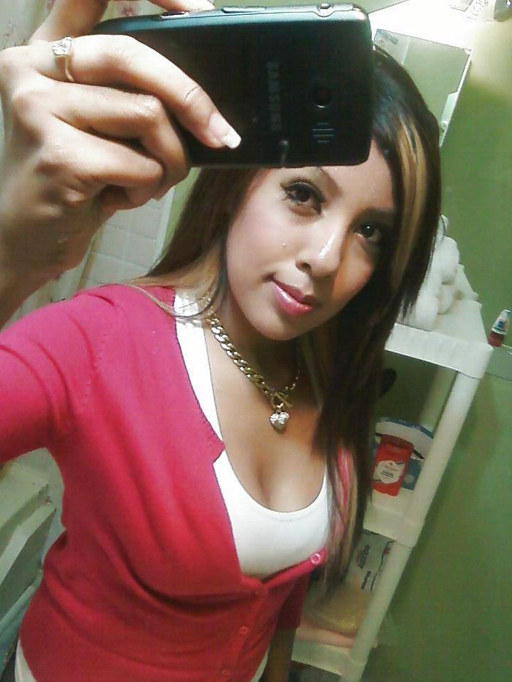14P Sexy latina