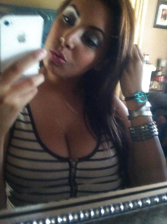 14P Sexy latina