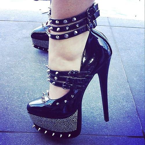 25P Fishnet And High Heels