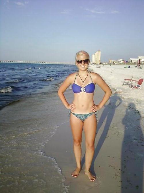 25P Girls in Bikinis 13