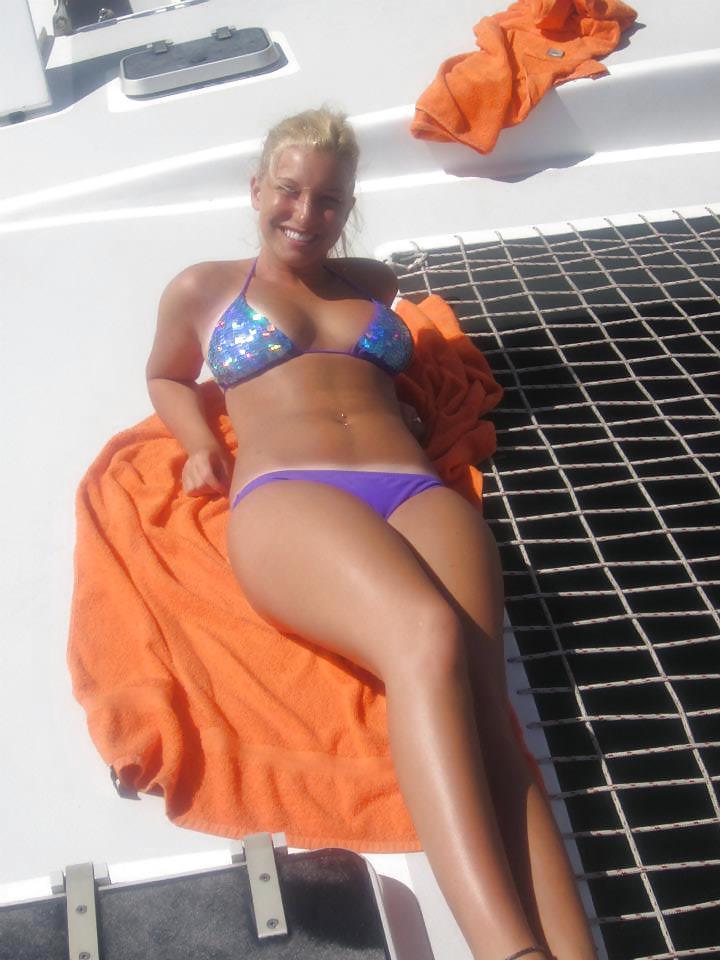 25P Girls in Bikinis 13