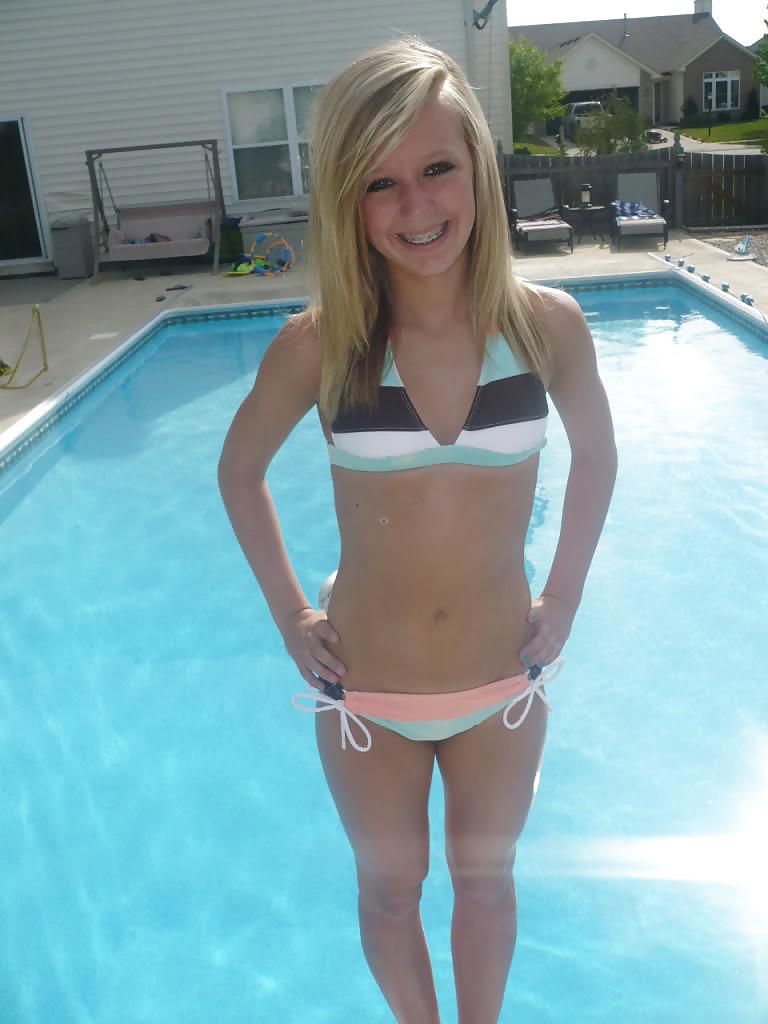 25P Girls in Bikinis 13