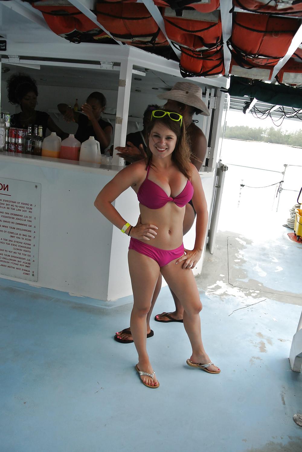 25P Girls in Bikinis 13