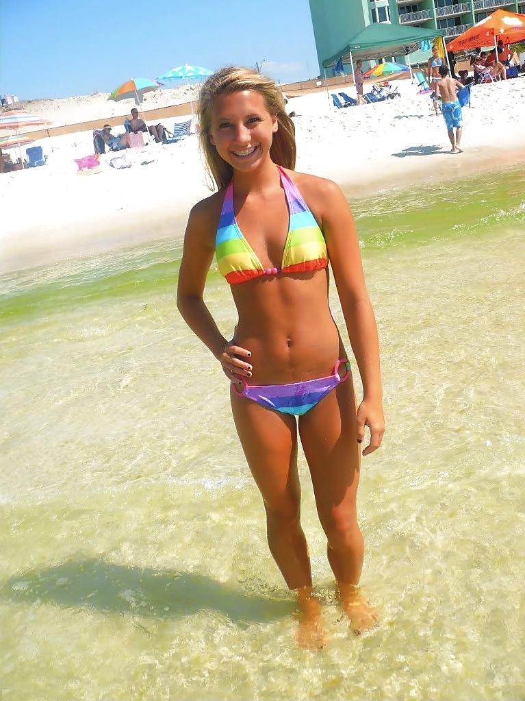 25P Girls in Bikinis 13