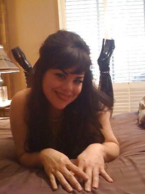 12P Naughty milf latina