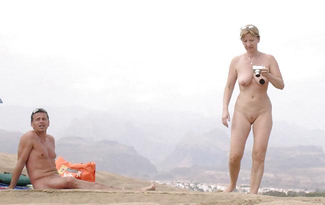 9P Nudist, nude outside