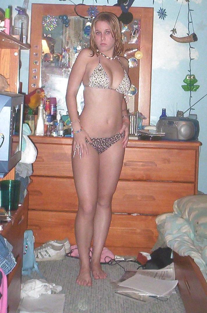 6P Fille nue devant son pere