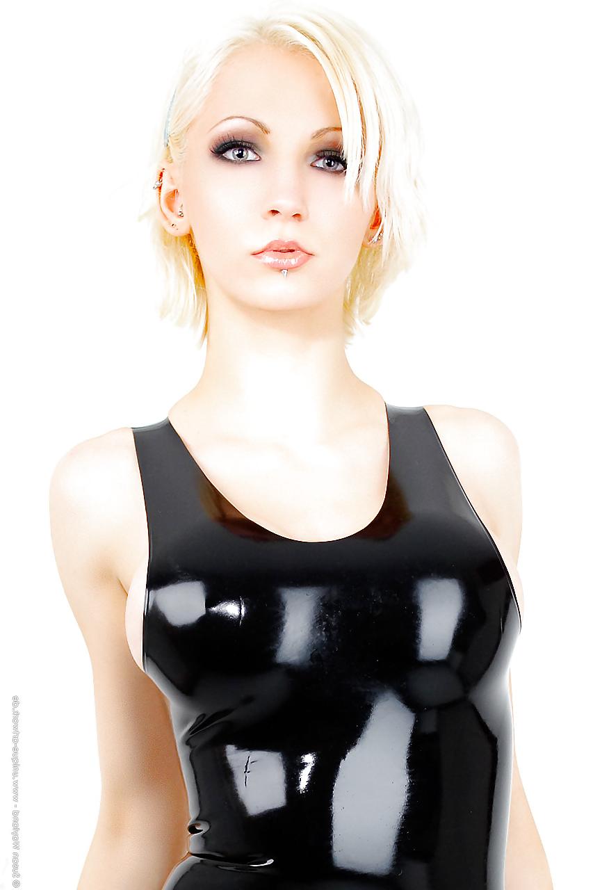 12P Sexy Latex Fashion Shot 3