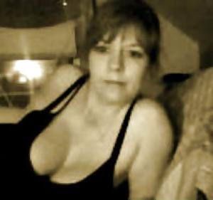 25P Mature Wife Webcam Pics