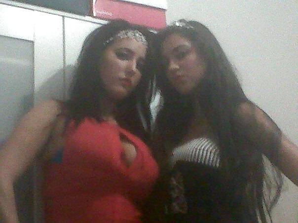 25P Love wanking to pics of people I know 