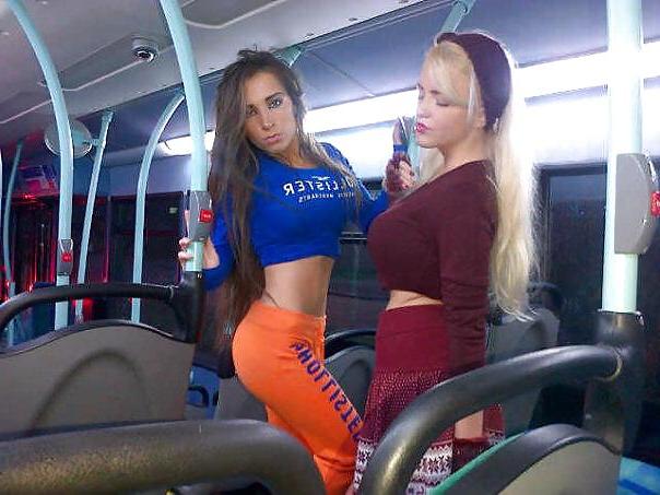 25P Love wanking to pics of people I know 