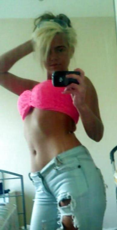 25P Love wanking to pics of people I know 