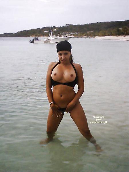 10P Latina milf on vacation