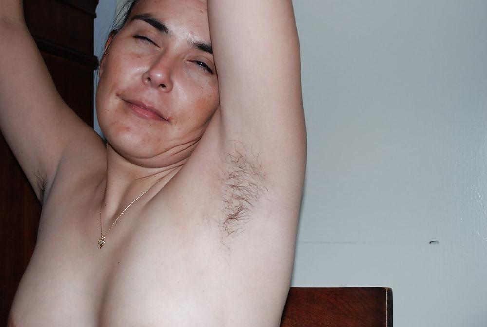 25P Latina Wife Alone