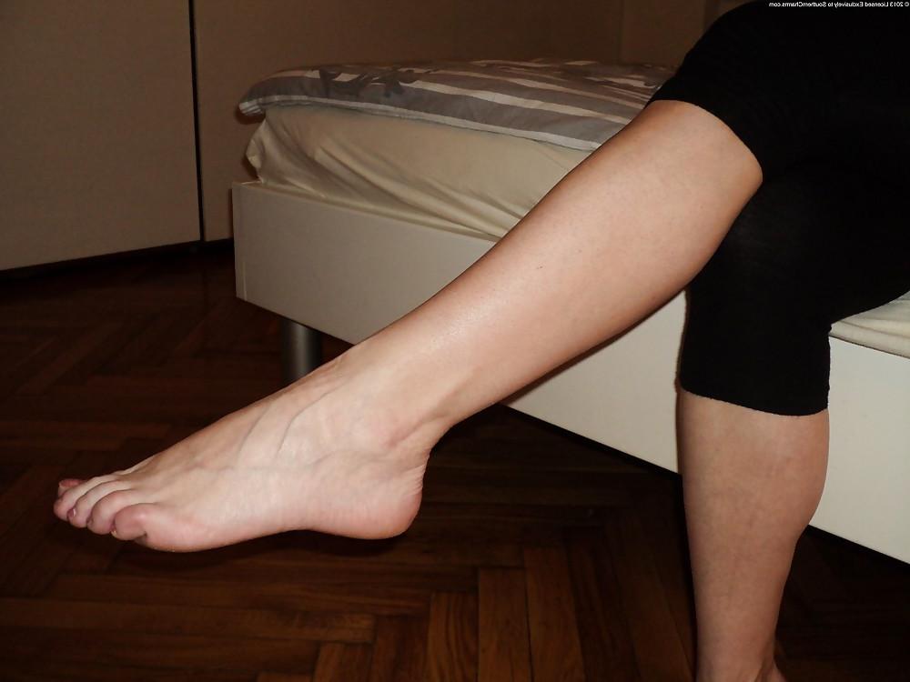 9P Slutwife Sonya - Preggo femdom foot domination