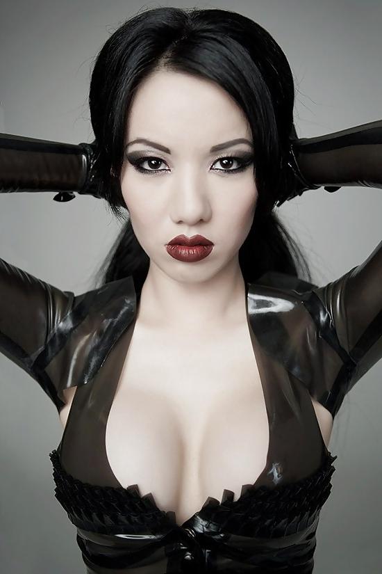 25P Latex queens...