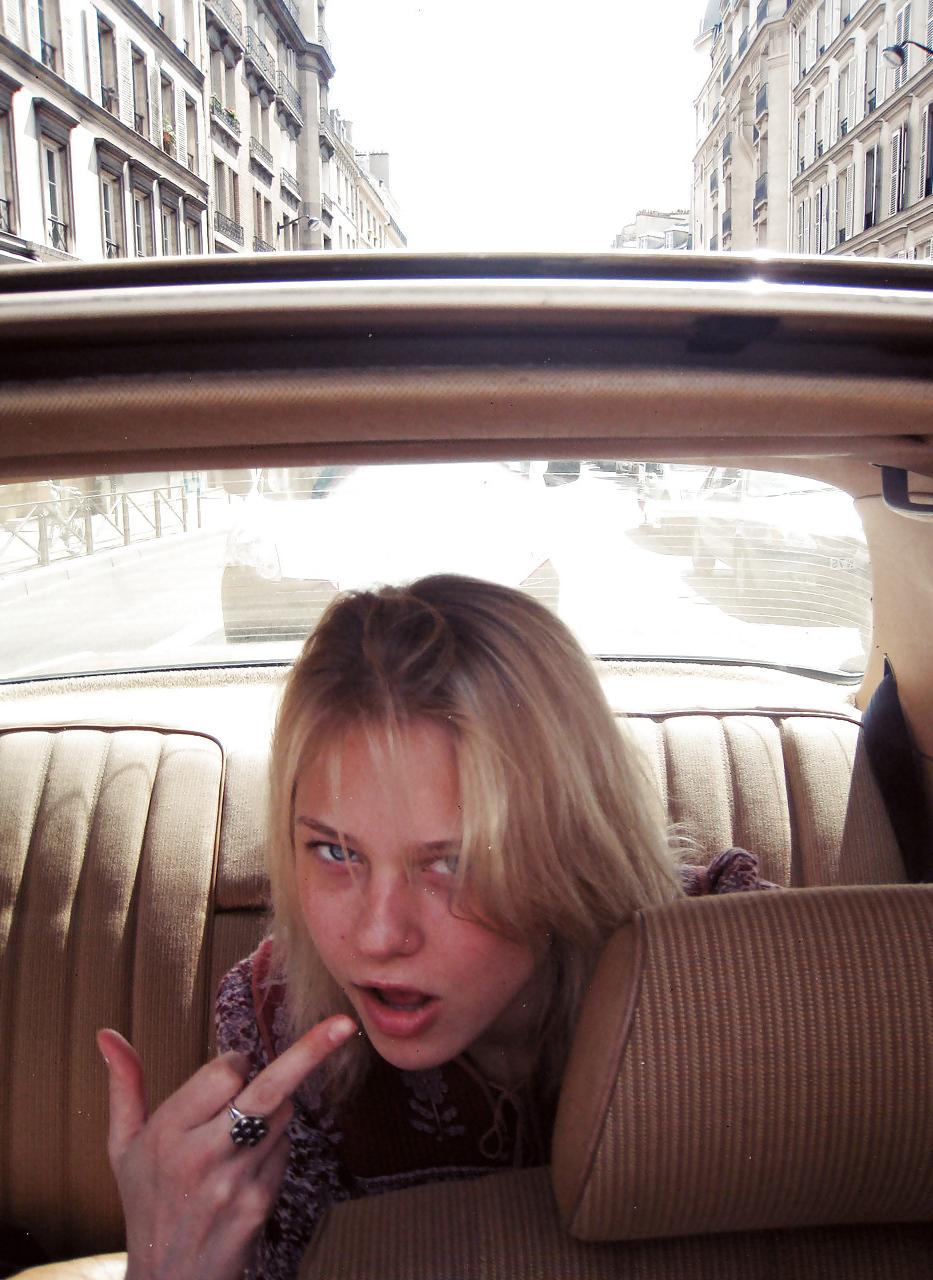 7P Middle finger bitches 2
