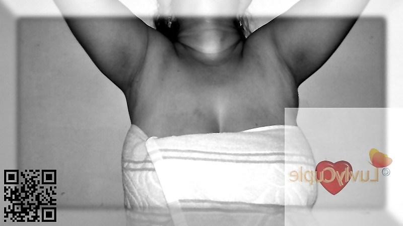 24P My Luvly Wife In Towel