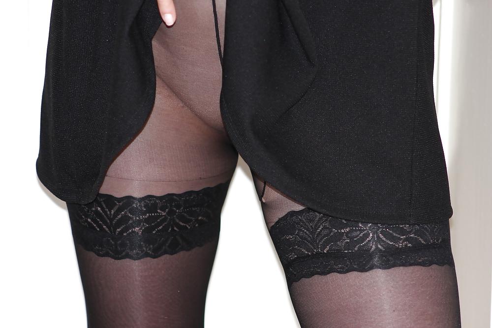 25P High heels and nylons