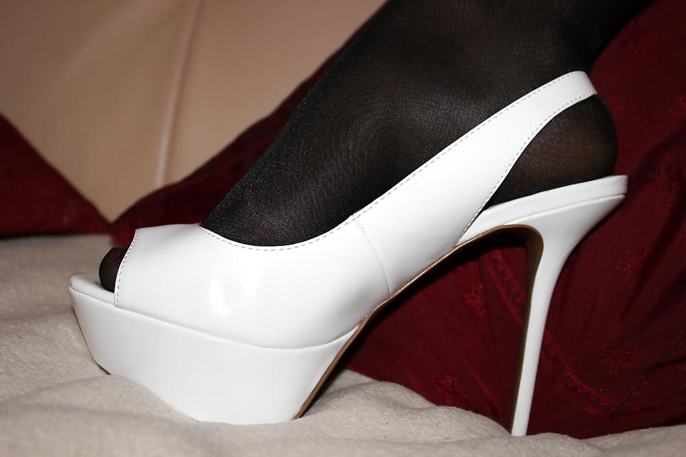 25P High heels and nylons