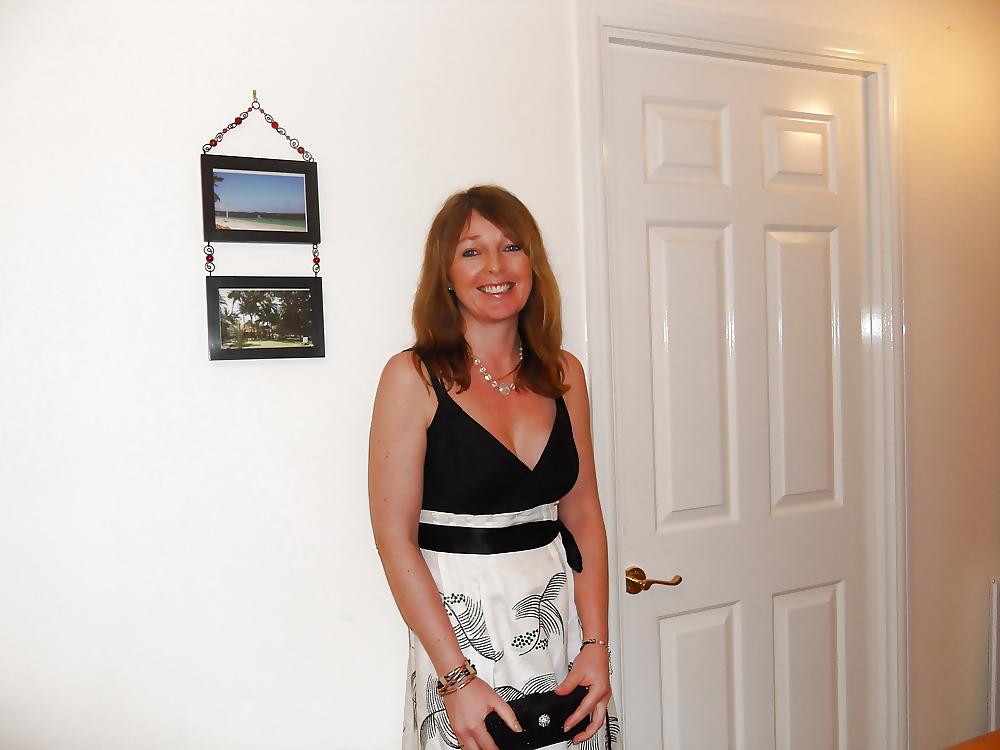 18P Hot UK MILF Nurse