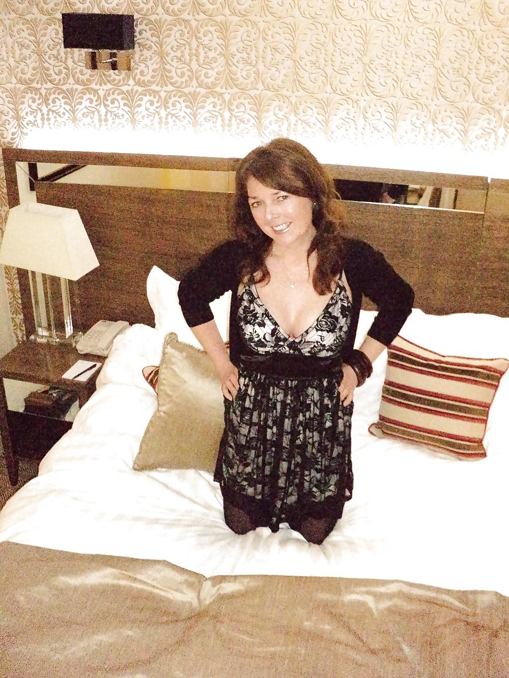 18P Hot UK MILF Nurse