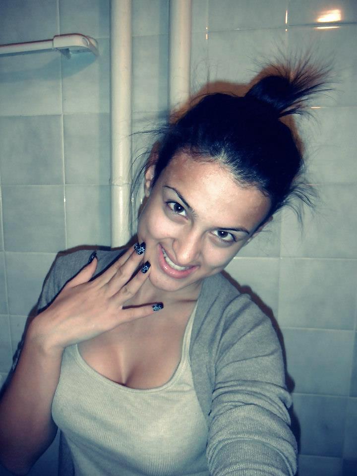 25P Bulgarian amateur girls tits pt.5