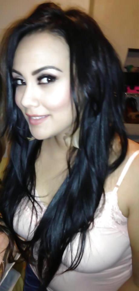 22P Stunning latina milf