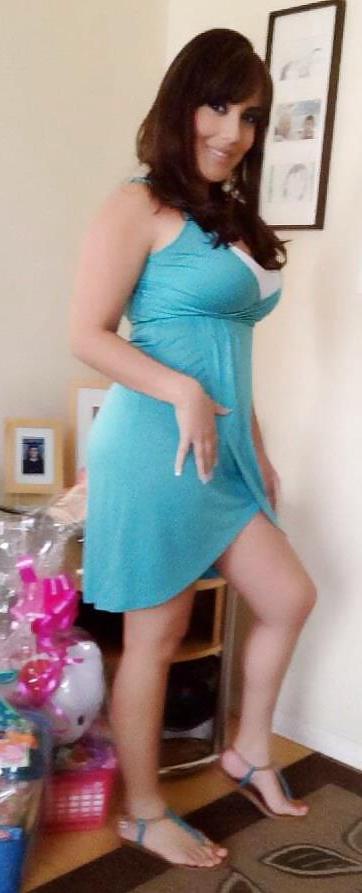 22P Stunning latina milf
