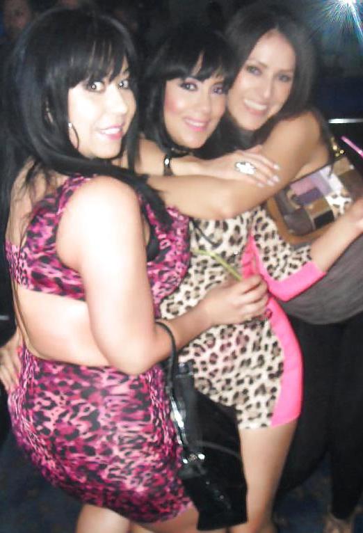 22P Stunning latina milf