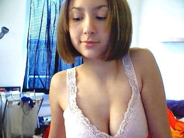 11P Webcam Girls 2