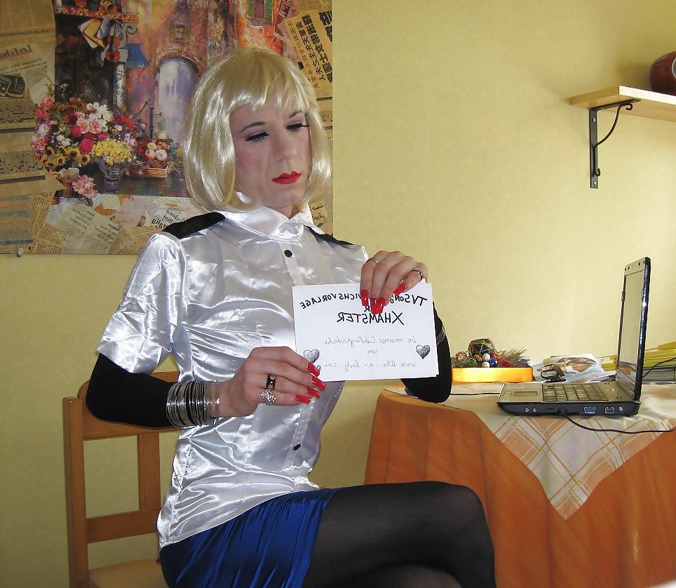 25P TVSonja Satin-Secretary