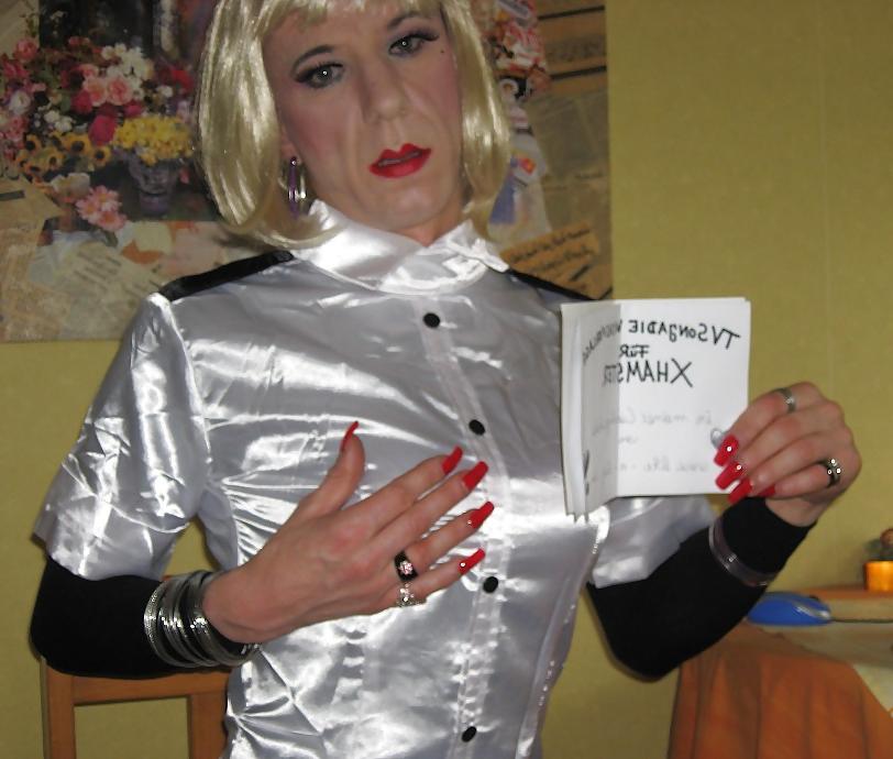 25P TVSonja Satin-Secretary